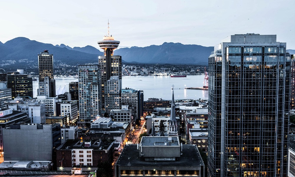 VERDEN SET FRA: Canada